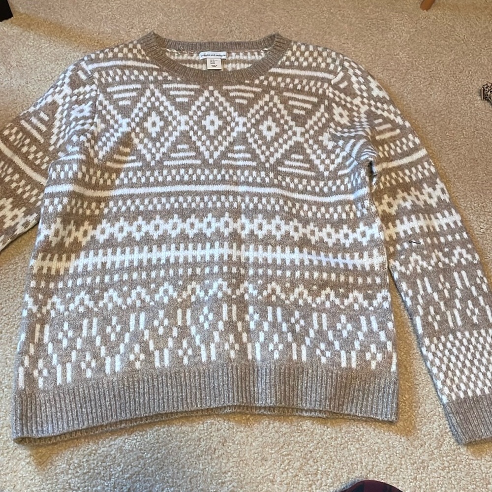 christmas themed women’s sweater cozy winter sweater tan and white